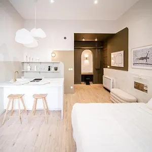 Kaolinn Lyon